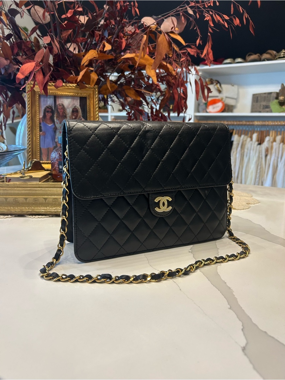 CHANEL Black Quilted Lambskin Shoulder Bag with Gold Chain